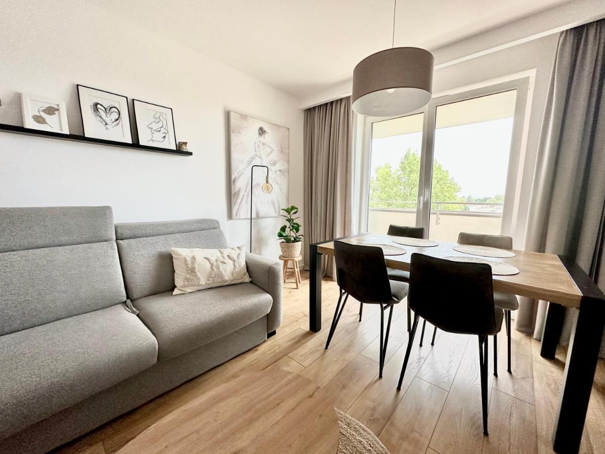 Zlota Nowa Huta Apartment *